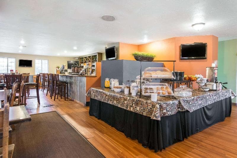 Rodeway Inn 2