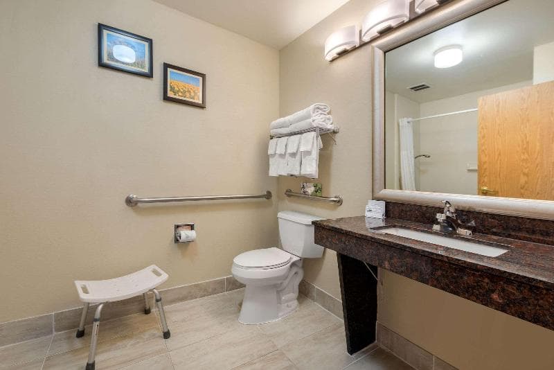 Comfort Inn Limon Area 3