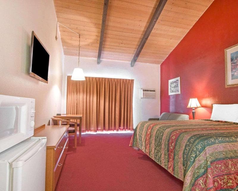 Rodeway Inn Fallbrook Downtown 5