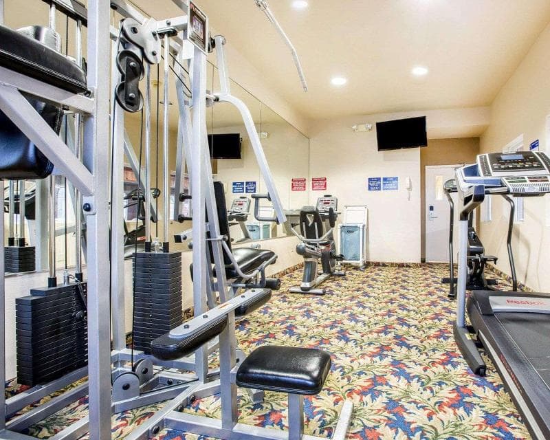 Comfort Inn & Suites photo 1