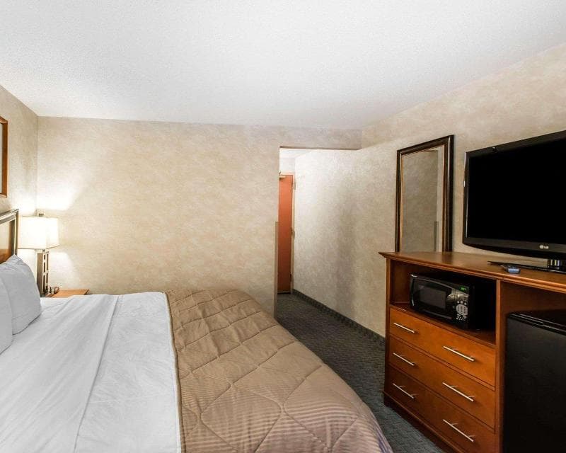 Clarion Hotel And Conference Center 5