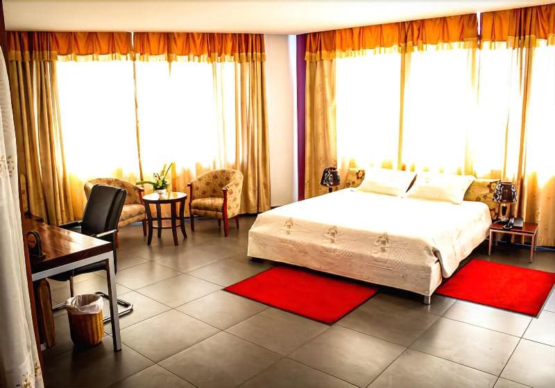 Maxlot Hotel 4