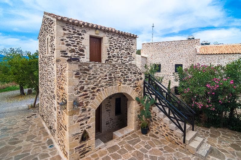 Pyrgos Petropoulaki main