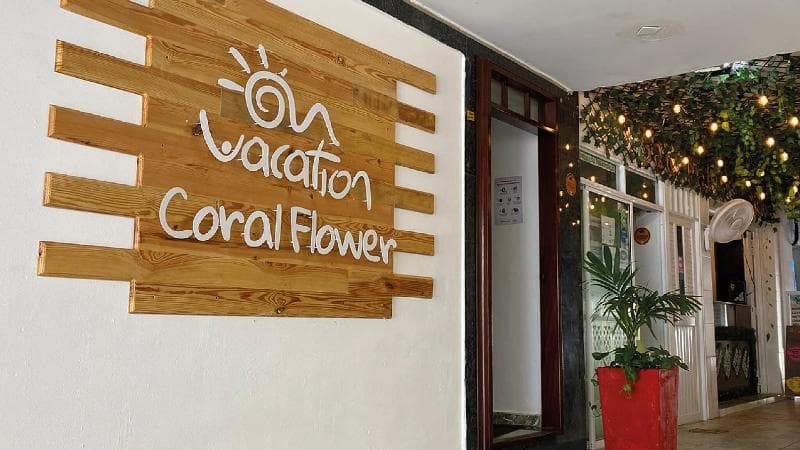 On Vacation Coral Flower 4