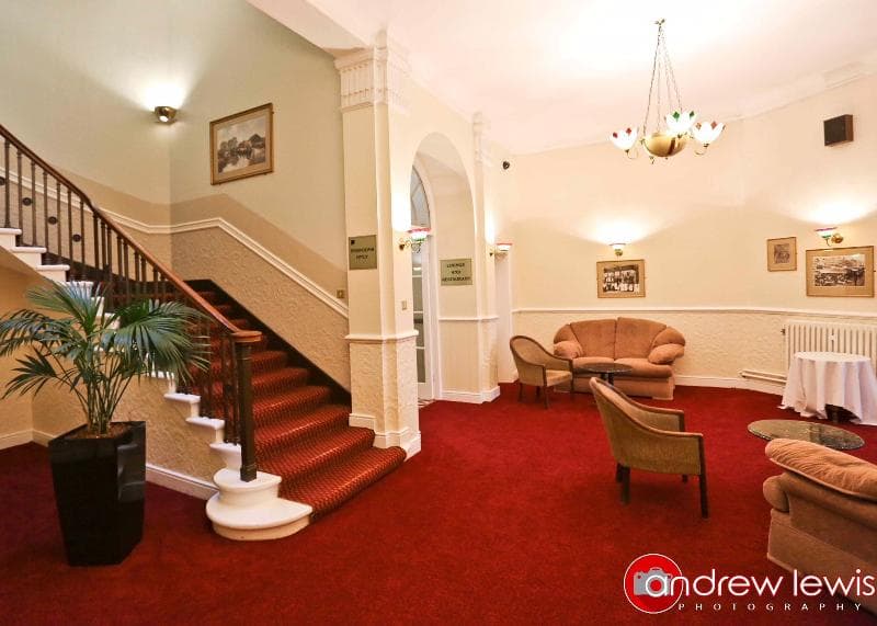 Station Hotel 4