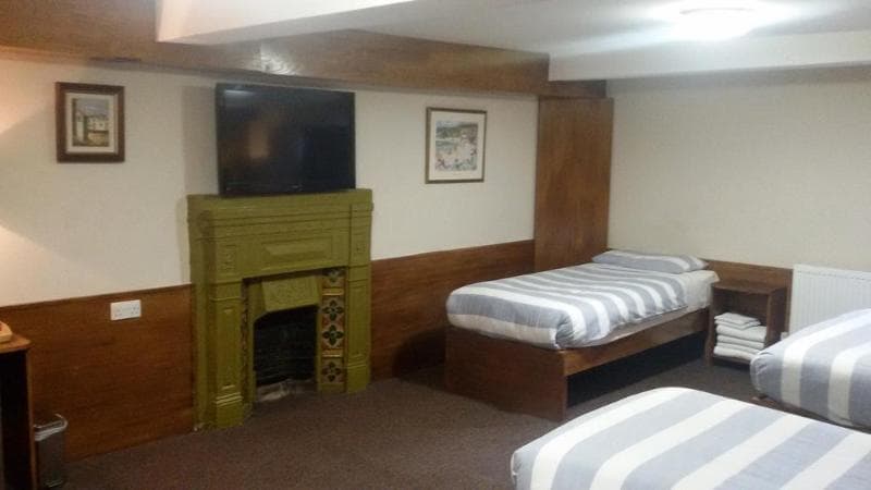 Adelphi Private 2