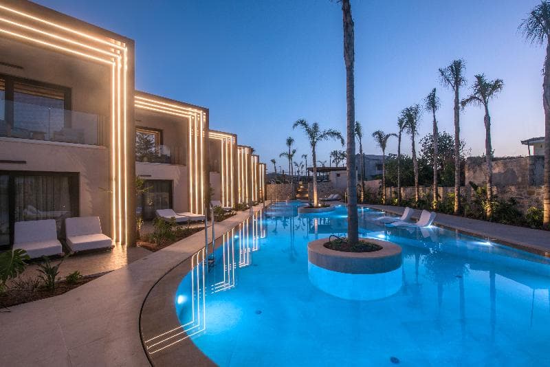 Noble Hotel Suites Adults Only 4
