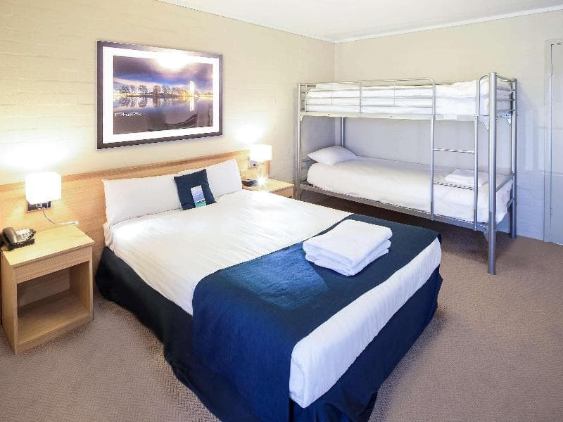 Ibis Styles Canberra 5