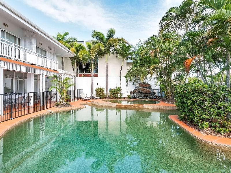 Mercure Cairns 4