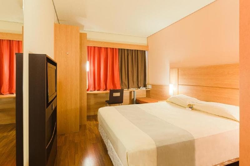 Ibis Canoas Shopping 4
