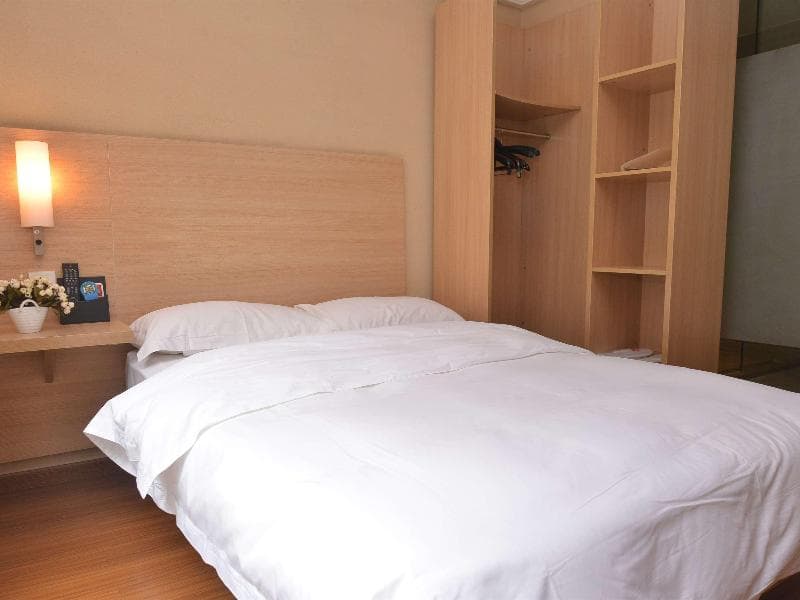 Ibis Chongqing Ranjiaba 2