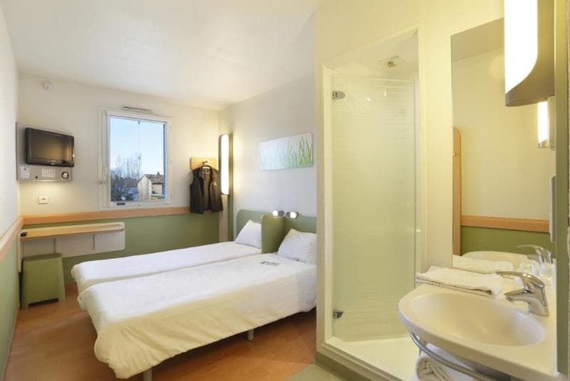 First Inn Hotel 3