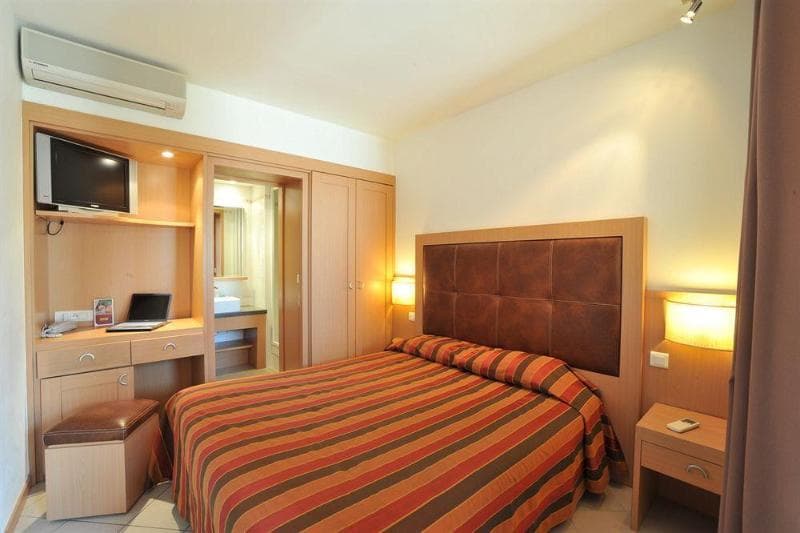 ibis budget Cannes Mougins photo 1