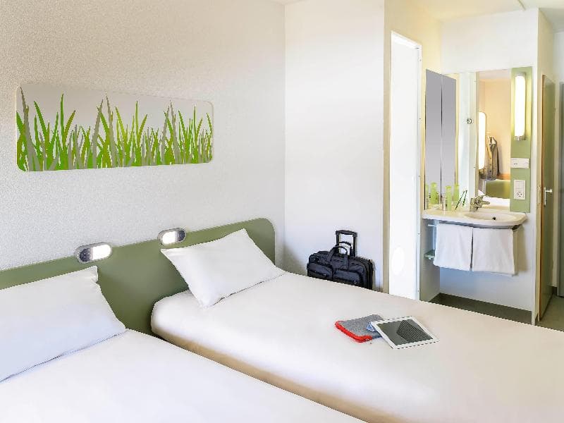 Ibis Budget Dommartin-Les-Cuiseaux 2