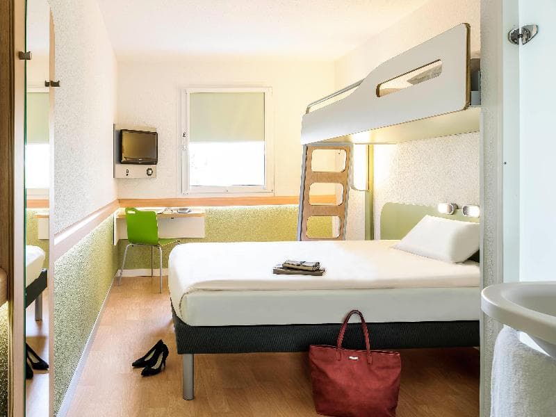 Ibis Budget Dommartin-Les-Cuiseaux 3