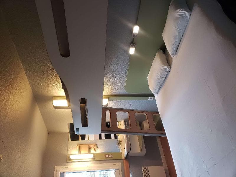 Ibis Budget Dommartin-Les-Cuiseaux 5