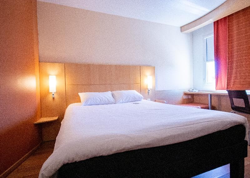 Ibis Martigues 5
