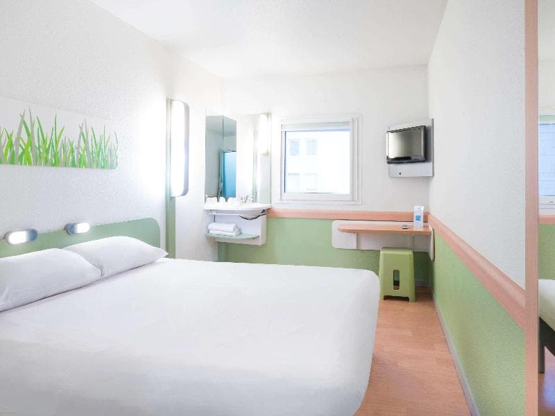 Ibis Budget Paris Porte De Montmartre 2