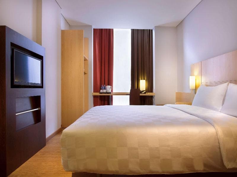 Hotel Ibis Jakarta Senen main