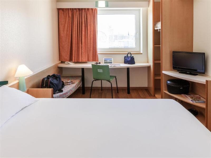 Ibis Murcia 5