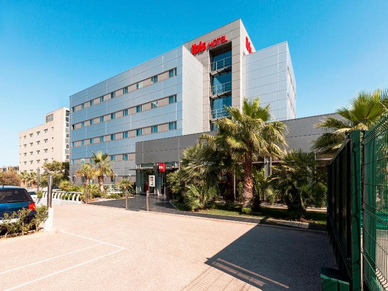 Ibis Valencia Bonaire Airport 3