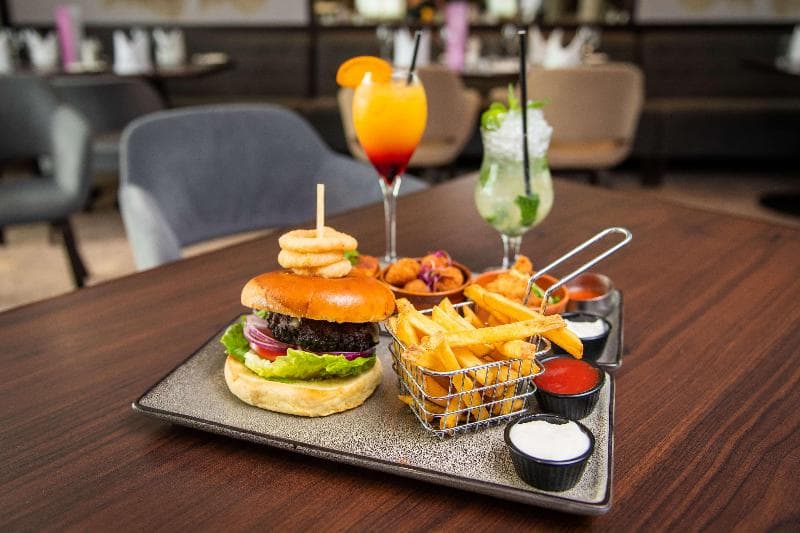 DoubleTree by Hilton London Heathrow Airport 3