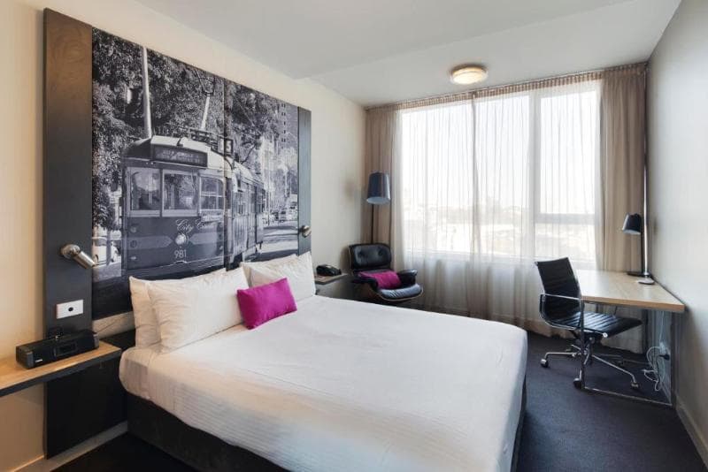 Mercure Melbourne Therry Street 5