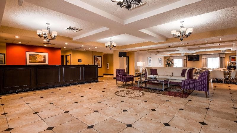 Best Western Plus Airport Inn & Suites 5