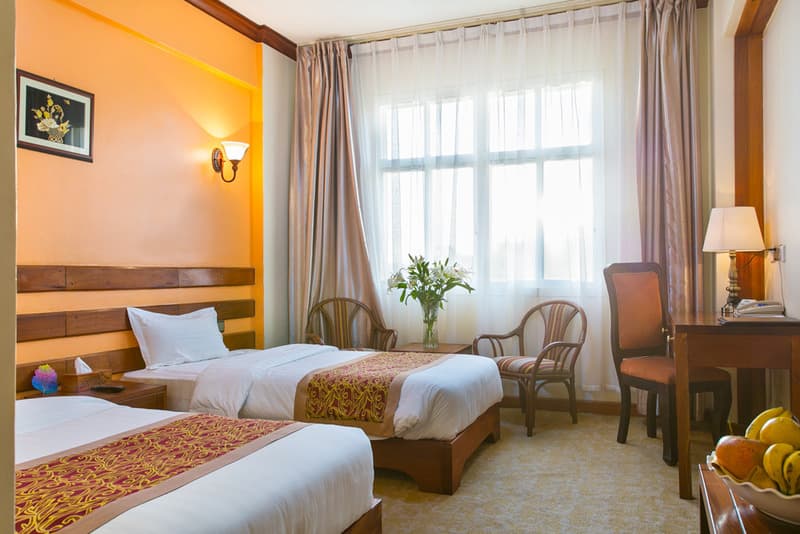 East Land Hotel 5