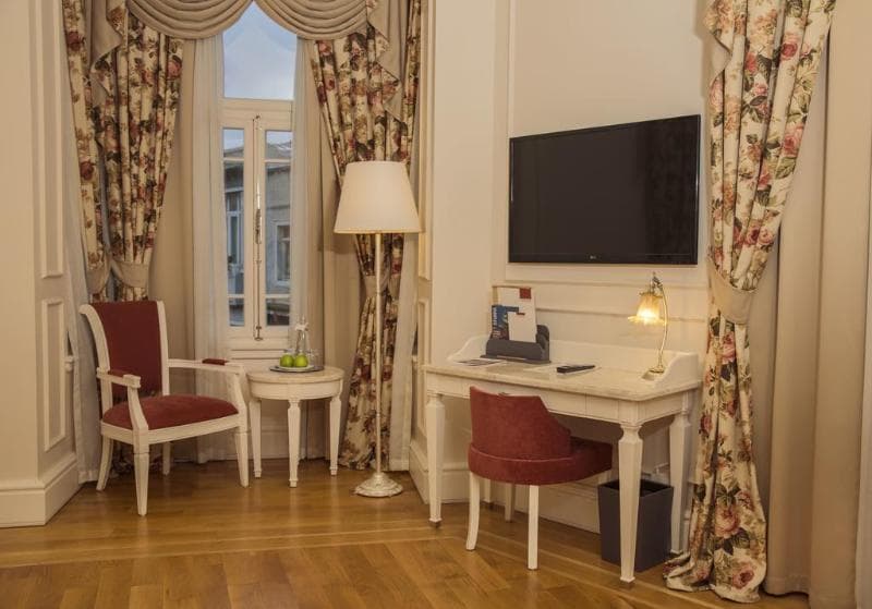 Corinne Hotel 5