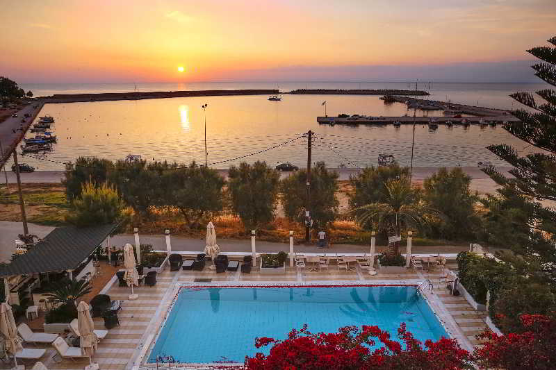 Kyparissia Beach Hotel 5