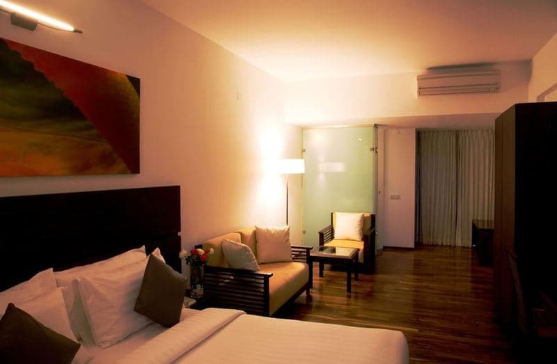 Springs Hotel And Spa Bangalor 5