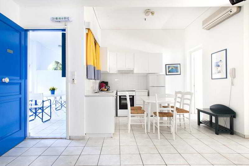 Daphne's Club Hotel Apartments 5