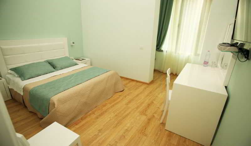 Hotel White City 5