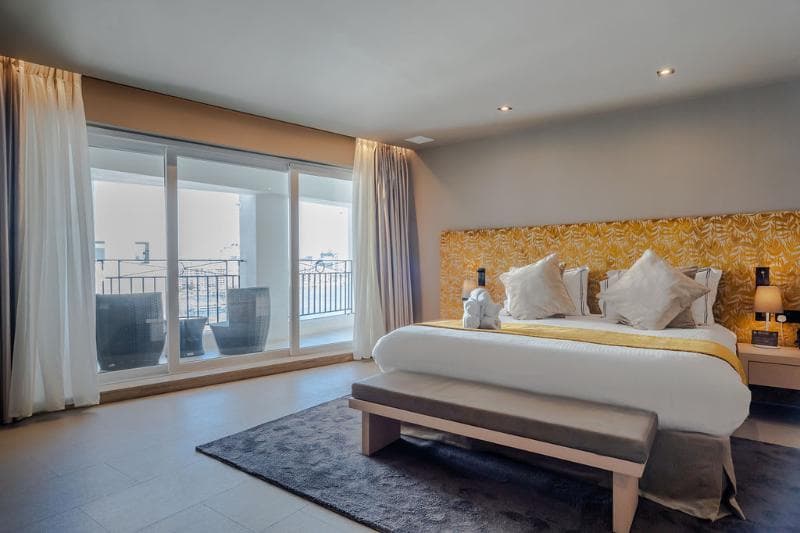 The Waterfront Hotel 4