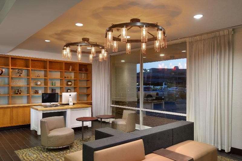 Holiday Inn Clark - Newark Area 5