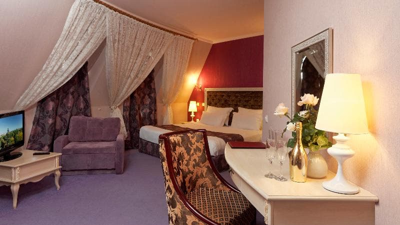 Kristel Hotel 3