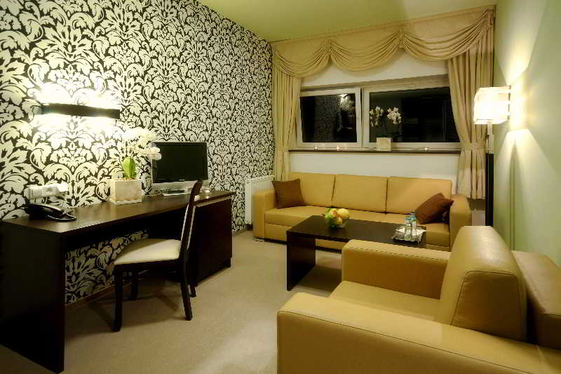 Hotton Hotel 5