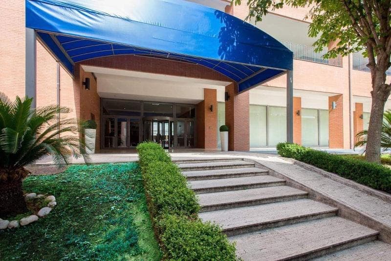 Golden Tulip Plaza Caserta 4