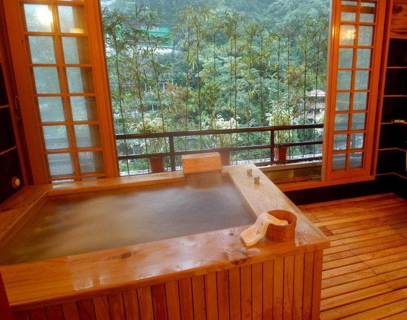 Full Moon Spa 4