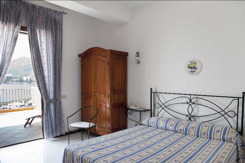 Hotel A'pinnata Lipari 5