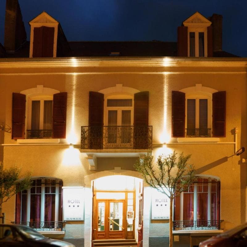 Le Pavillon D'enghien, Vichy main