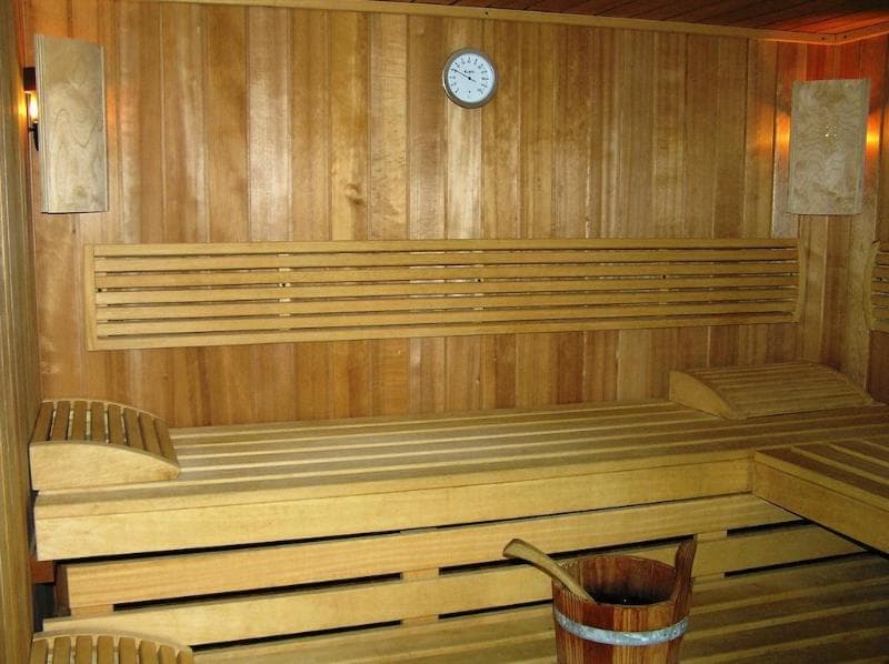 A L'arbre Vert (Adults Only) main