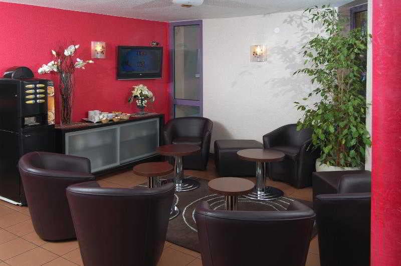 Hotel The Originals Nmes Costieres 2