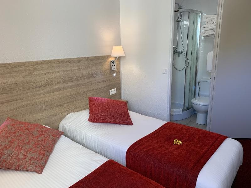 Hotel The Originals Nmes Costieres 4