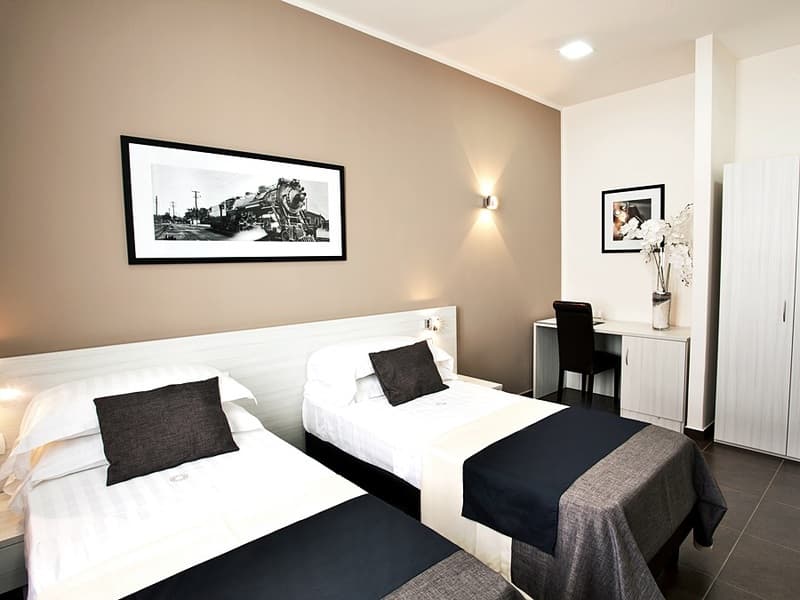 Stelle Hotel The Businest 3