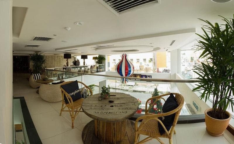 French Hotel 2