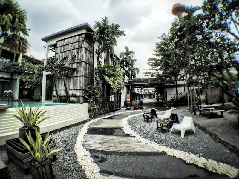 The Paragon Inn 4