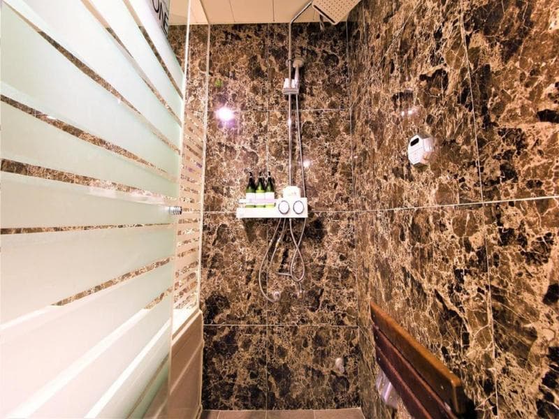 Elysee Hotel 4