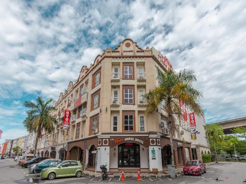 Hash House Hotel 4